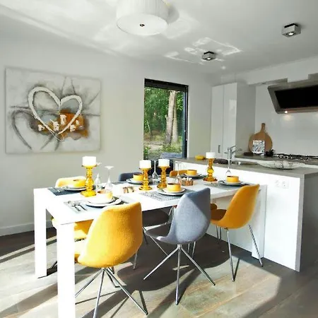 Sleeps 8 Wifi T646299 בית נופש